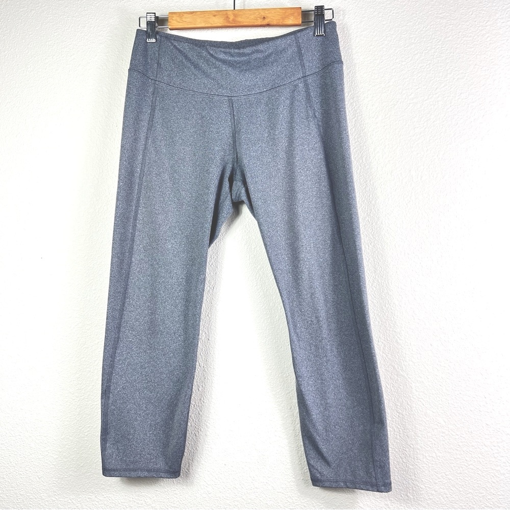 All in Motion Medium Women’s Heather Gray Activewear Capri